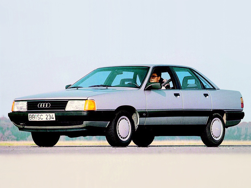 Audi 100 4-door Sedan 100 2.3 E, 136hp (Automatic)